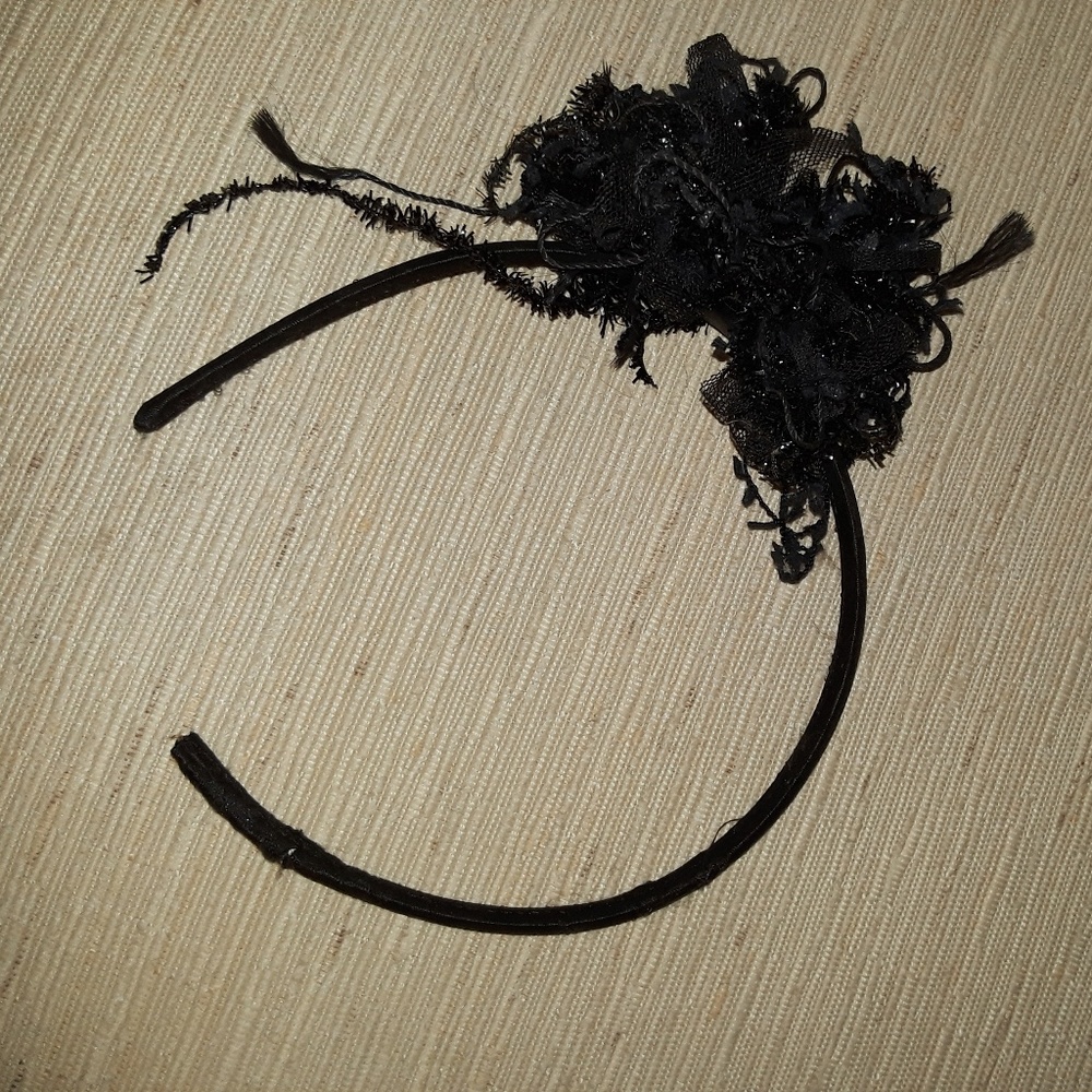 SOLD.        3for $10)Bundle of 2......Decorative head bands